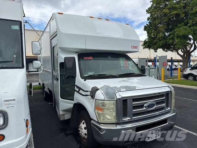 Ford E-350 Fast kasse