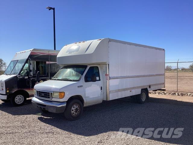 Ford E-350 Fast kasse