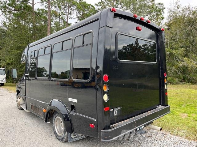Ford E-350 Minibusser