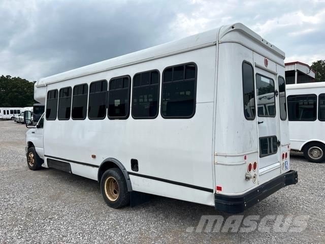 Ford E-450 Minibusser
