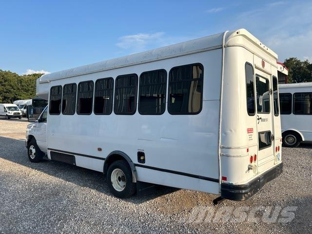 Ford E-450 Minibusser