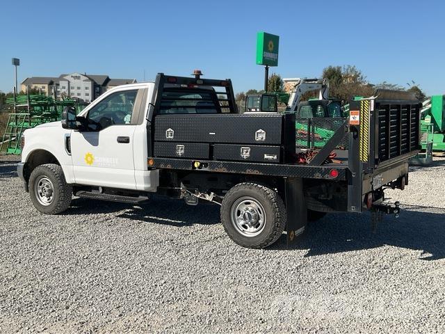 Ford F-250 Lastbil med lad/Flatbed