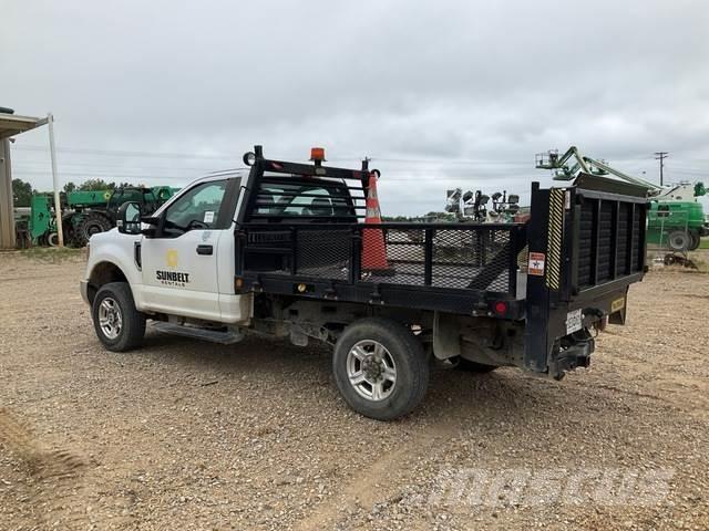 Ford F-250 Lastbil med lad/Flatbed