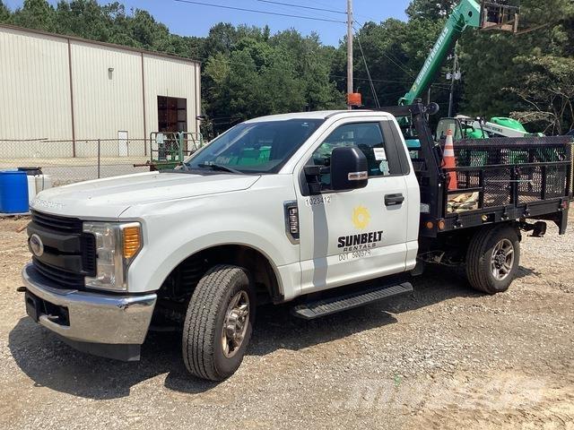 Ford F-250 Lastbil med lad/Flatbed