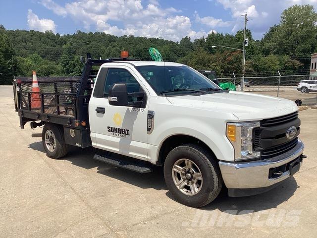 Ford F-250 Lastbil med lad/Flatbed