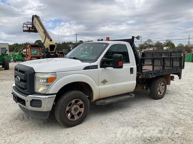 Ford F-250 Lastbil med lad/Flatbed