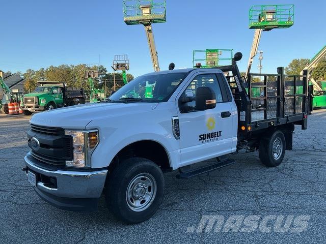 Ford F-250 Lastbil med lad/Flatbed