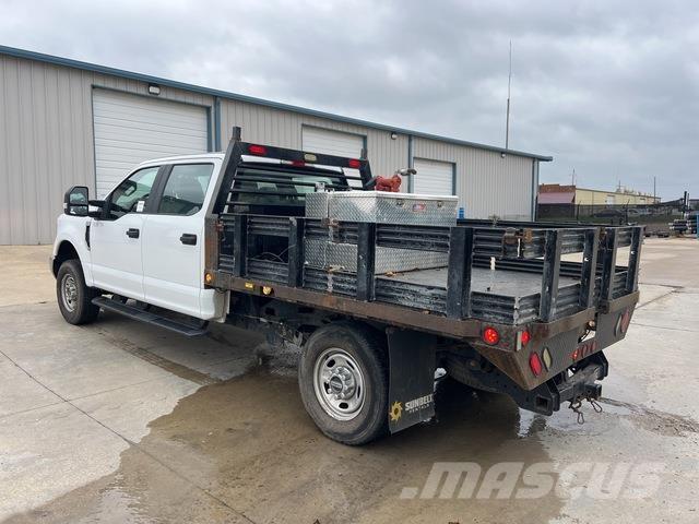 Ford F-250 Lastbil med lad/Flatbed