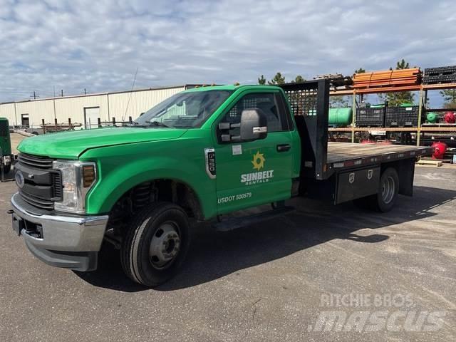 Ford F-350 Lastbil med lad/Flatbed