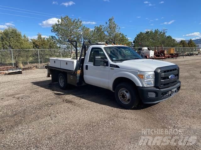 Ford F-350 Lastbil med lad/Flatbed