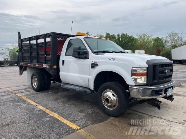 Ford F-350 Lastbil med lad/Flatbed