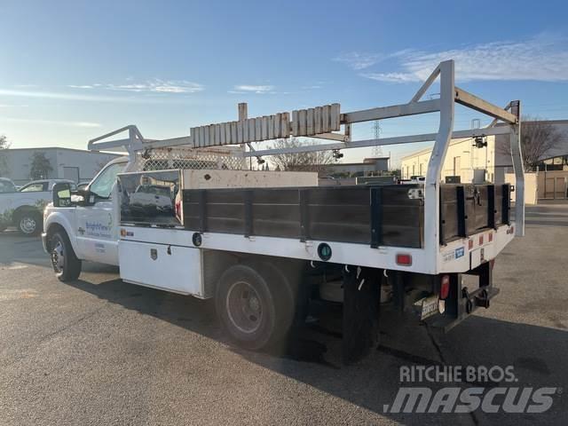 Ford F-350 Lastbil med lad/Flatbed