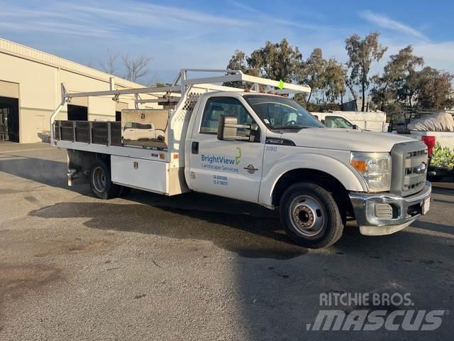 Ford F-350 Lastbil med lad/Flatbed