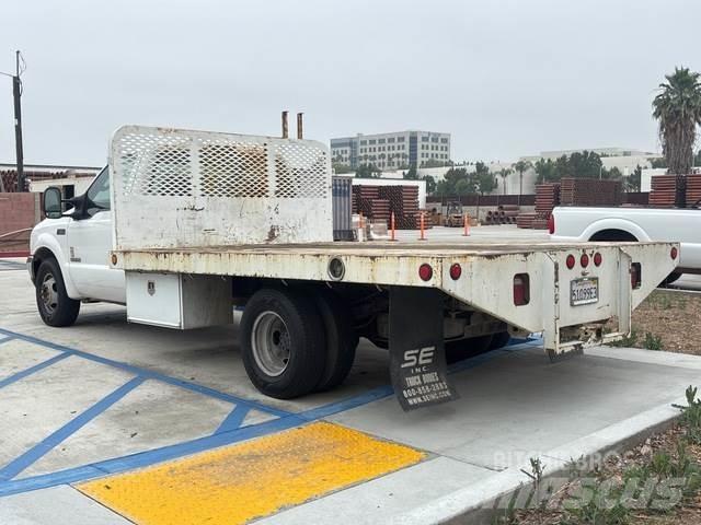 Ford F-350 Lastbil med lad/Flatbed