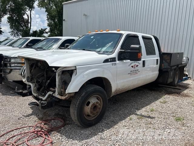 Ford F-350 Lastbil med lad/Flatbed