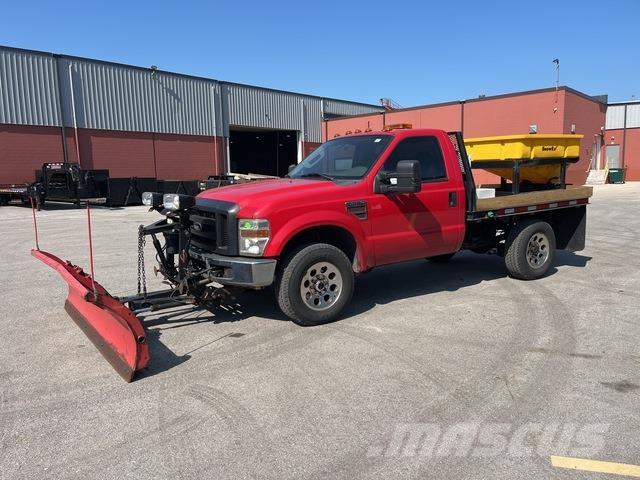Ford F-350 Sneskovle og -plove