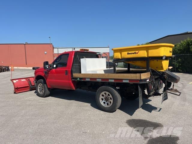 Ford F-350 Sneskovle og -plove