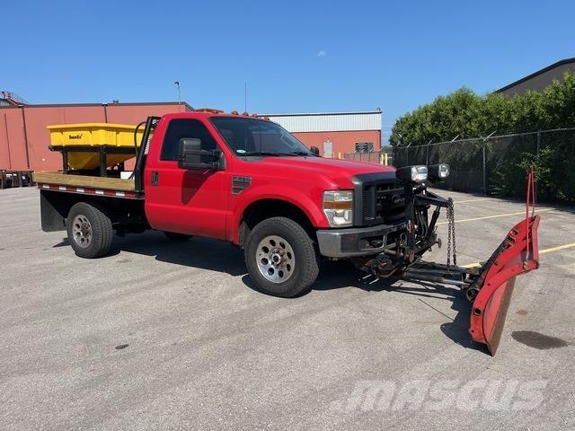 Ford F-350 Sneskovle og -plove