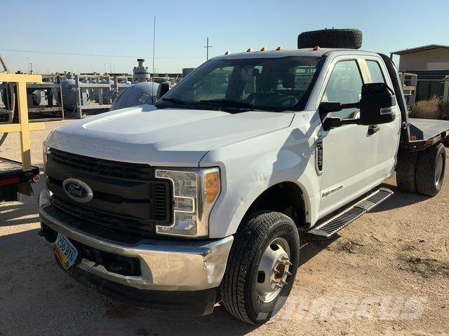 Ford F-350 Lastbil med lad/Flatbed