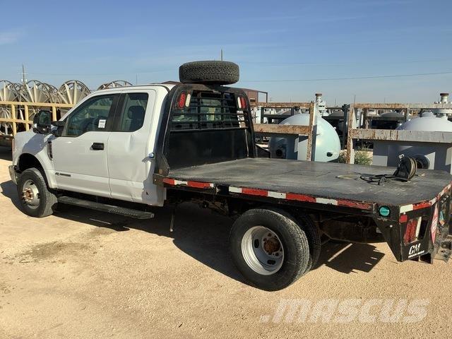 Ford F-350 Lastbil med lad/Flatbed