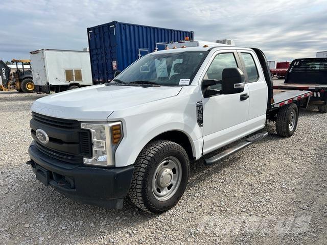 Ford F-350 Lastbil med lad/Flatbed