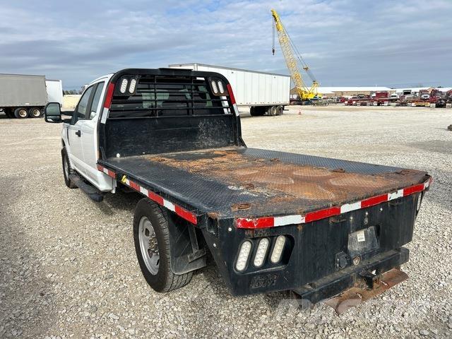 Ford F-350 Lastbil med lad/Flatbed