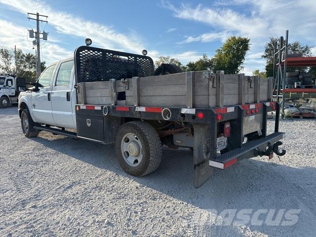 Ford F-350 Lastbil med lad/Flatbed