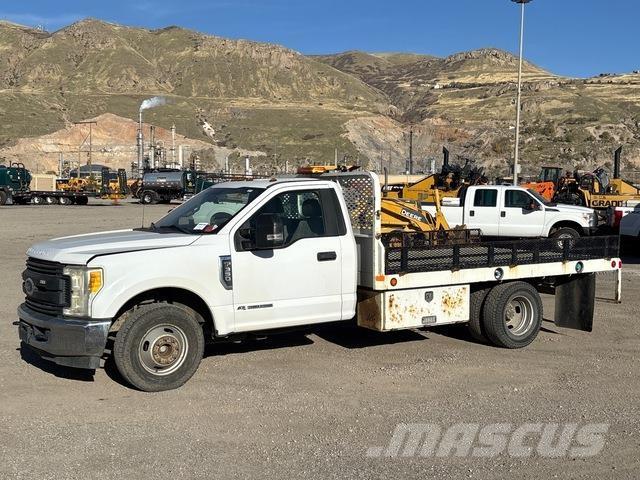 Ford F-350 Lastbil med lad/Flatbed