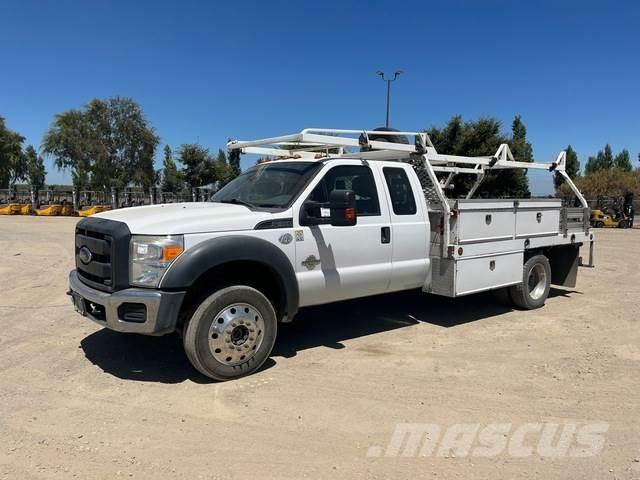 Ford F-450 Lastbil med lad/Flatbed