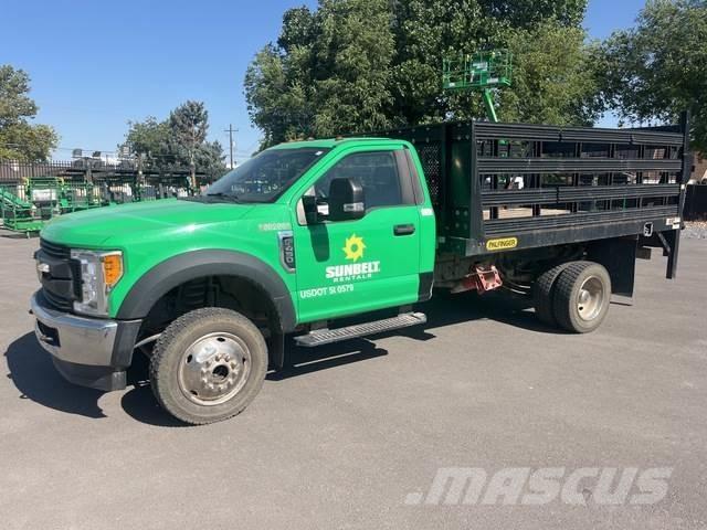 Ford F-450 Lastbil med lad/Flatbed