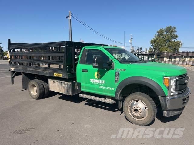 Ford F-450 Lastbil med lad/Flatbed