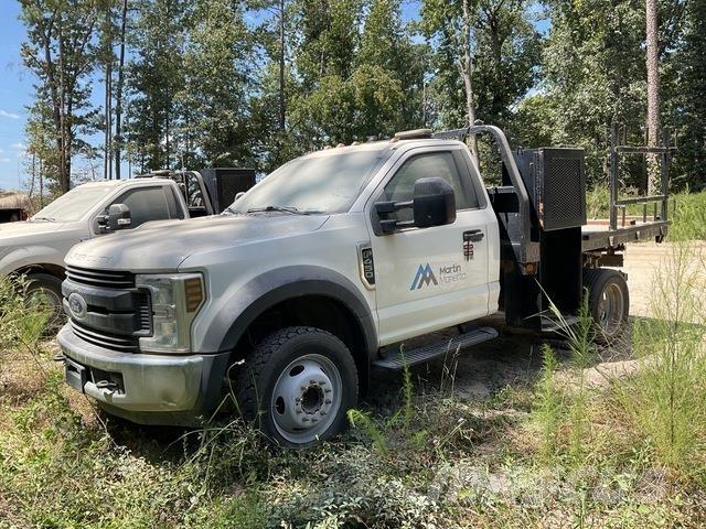 Ford F-450 Lastbil med lad/Flatbed