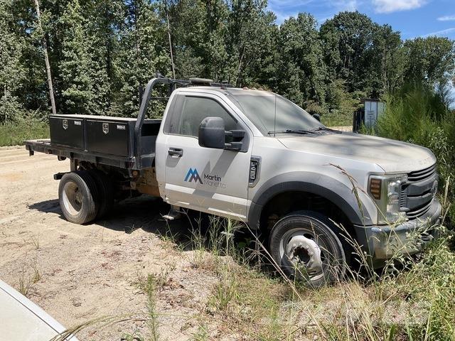 Ford F-450 Lastbil med lad/Flatbed