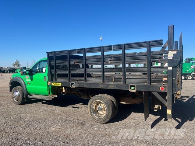 Ford F-450 Lastbil med lad/Flatbed