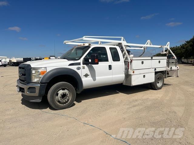 Ford F-450 Lastbil med lad/Flatbed