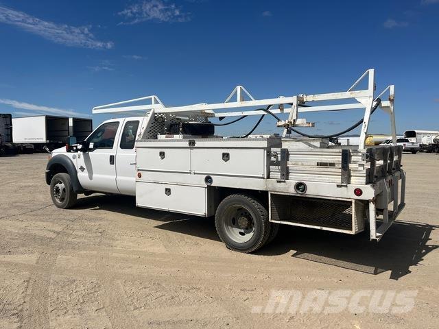 Ford F-450 Lastbil med lad/Flatbed