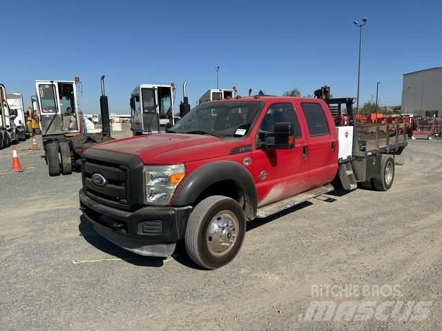 Ford F-550 Lastbil med lad/Flatbed