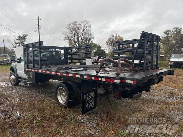 Ford F-550 Lastbil med lad/Flatbed