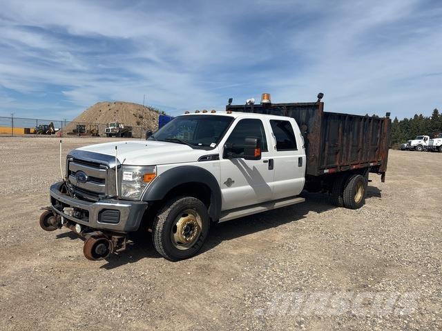 Ford F-550 Lastbil med lad/Flatbed