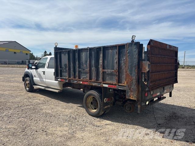 Ford F-550 Lastbil med lad/Flatbed