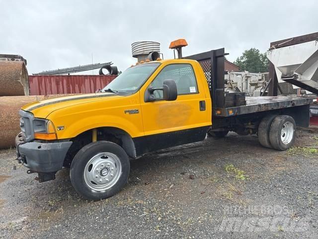 Ford F-550 Lastbil med lad/Flatbed