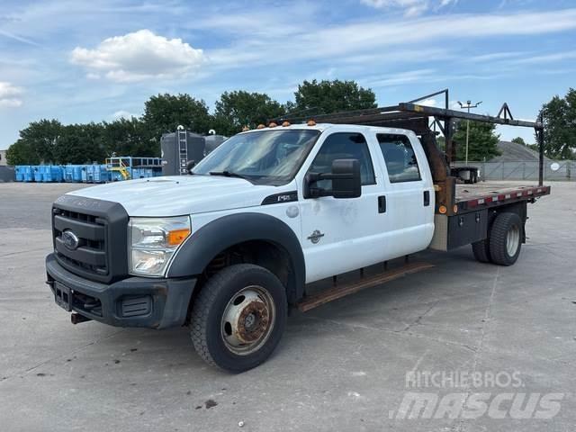 Ford F-550 Lastbil med lad/Flatbed