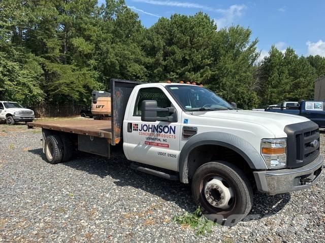 Ford F-550 Lastbil med lad/Flatbed