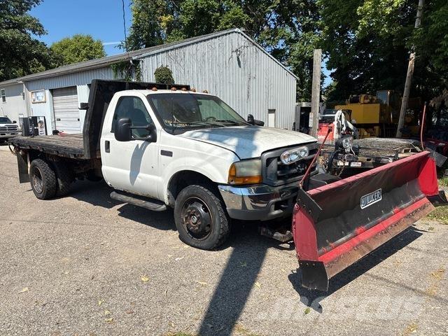 Ford F-550 Lastbil med lad/Flatbed