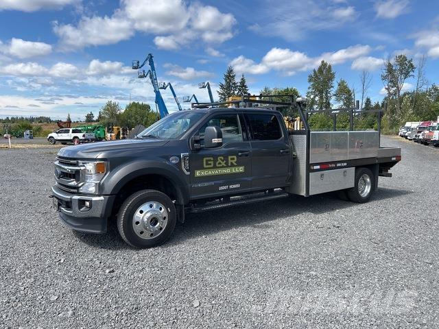 Ford F-550 Lastbil med lad/Flatbed