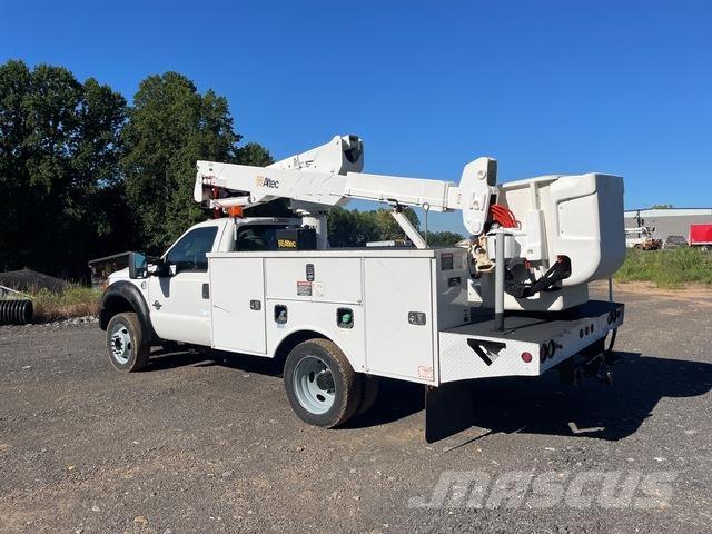 Ford F-550 Lastbilmonterede lifte