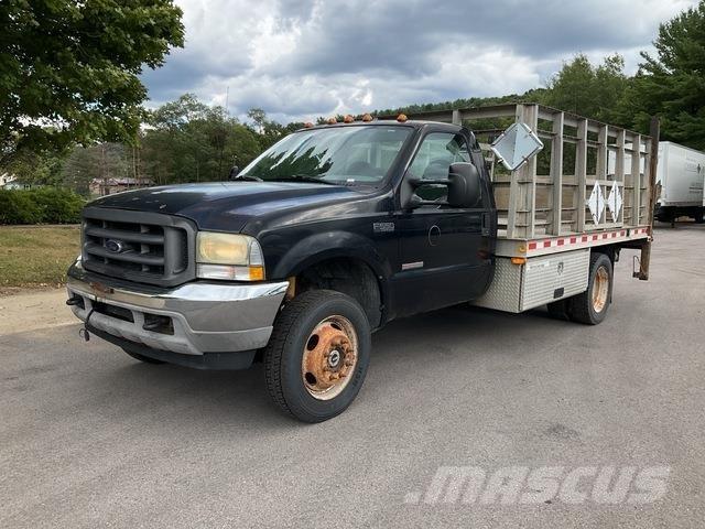 Ford F-550 Lastbil med lad/Flatbed
