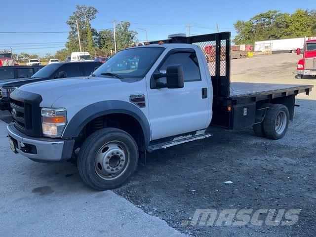 Ford F-550 Lastbil med lad/Flatbed