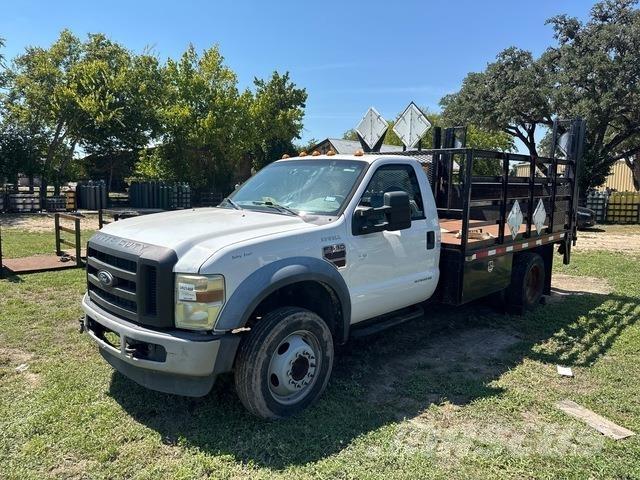 Ford F-550 Lastbil med lad/Flatbed