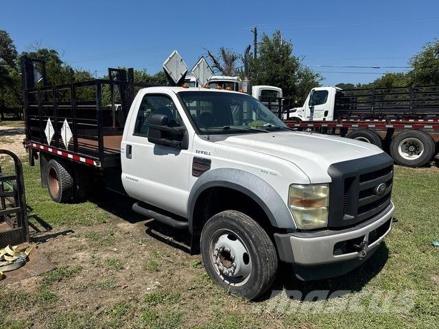Ford F-550 Lastbil med lad/Flatbed